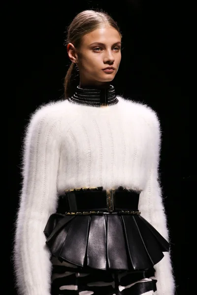 Look 80